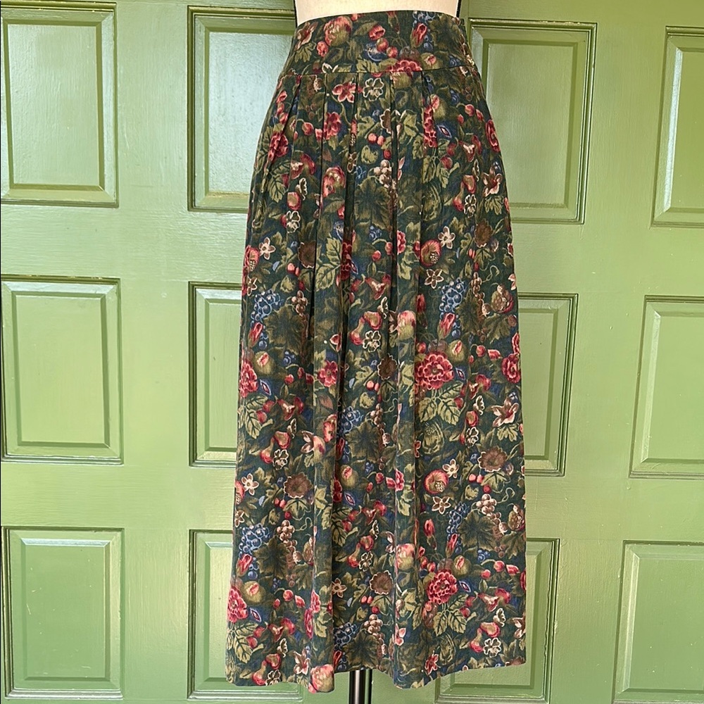 Vintage | Herman Geist | Floral Green Corduroy Skirt | Side Button | Pockets | 4
